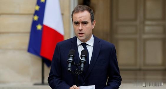 快看，国际时政头条消息！马克龙再次任命勒科尔尼为总理勒科尔尼于九月初被任命为