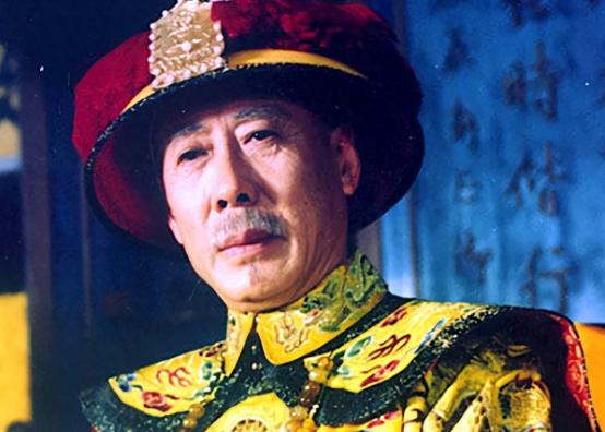 哈萨克主动归顺大清，为何乾隆就是死活不接受呢？ 不干涉他国内政，不侵略他国领