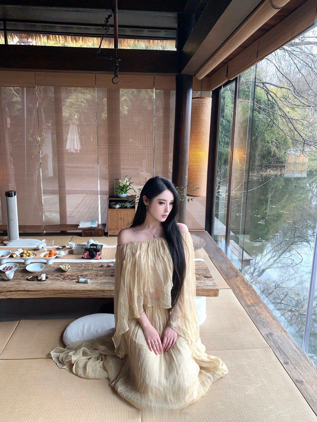 枯木逢春静水成玉