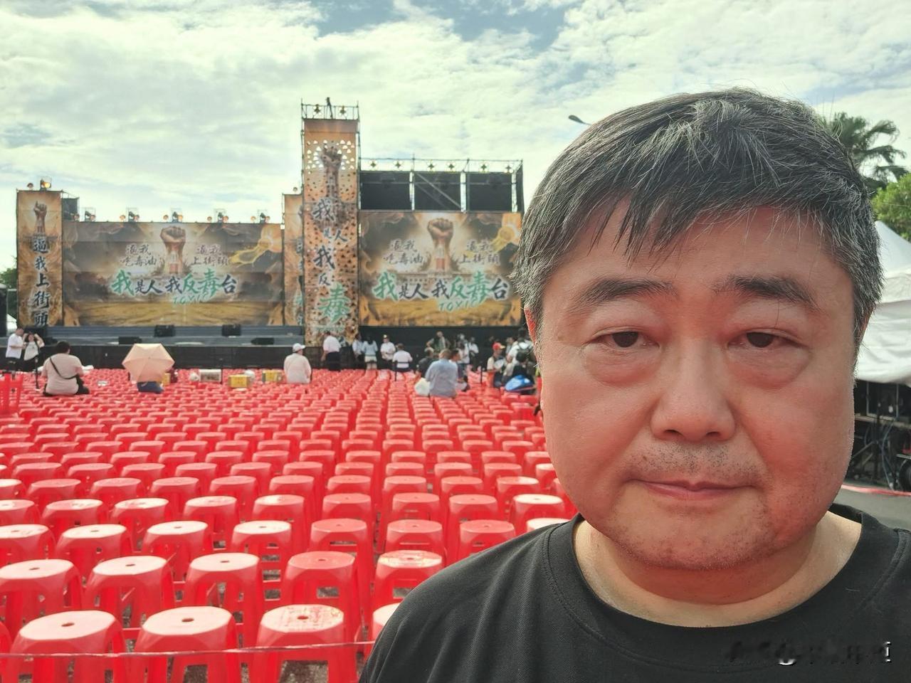 “小舰长”吕礼诗今（25日）在脸书发文表示，今天我推掉晚上通告，提前奔赴凯道参加