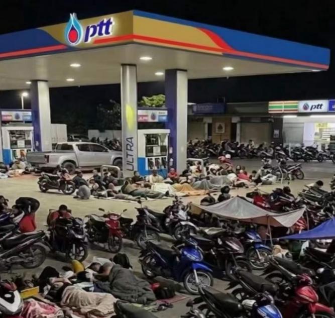 翻来覆去睡不着，缺油了……法国油站排起长龙，西班牙柴油告急，德国工厂减产、印