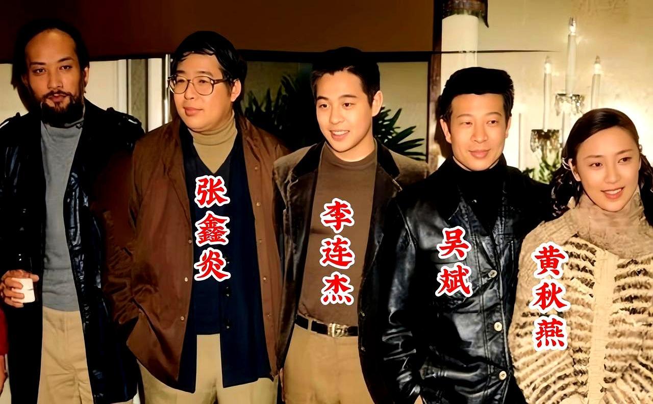 李连杰第一段婚姻，从头到尾都没爱过黄秋燕。17岁那年教练直接把黄秋燕的照片