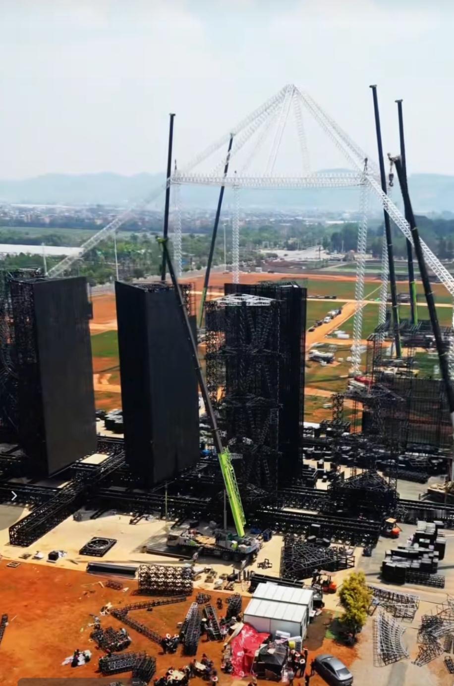 抚仙湖演唱会舞台被拆，说明一点，当时走的流程正常，审批通过，只能说是当时的那些人