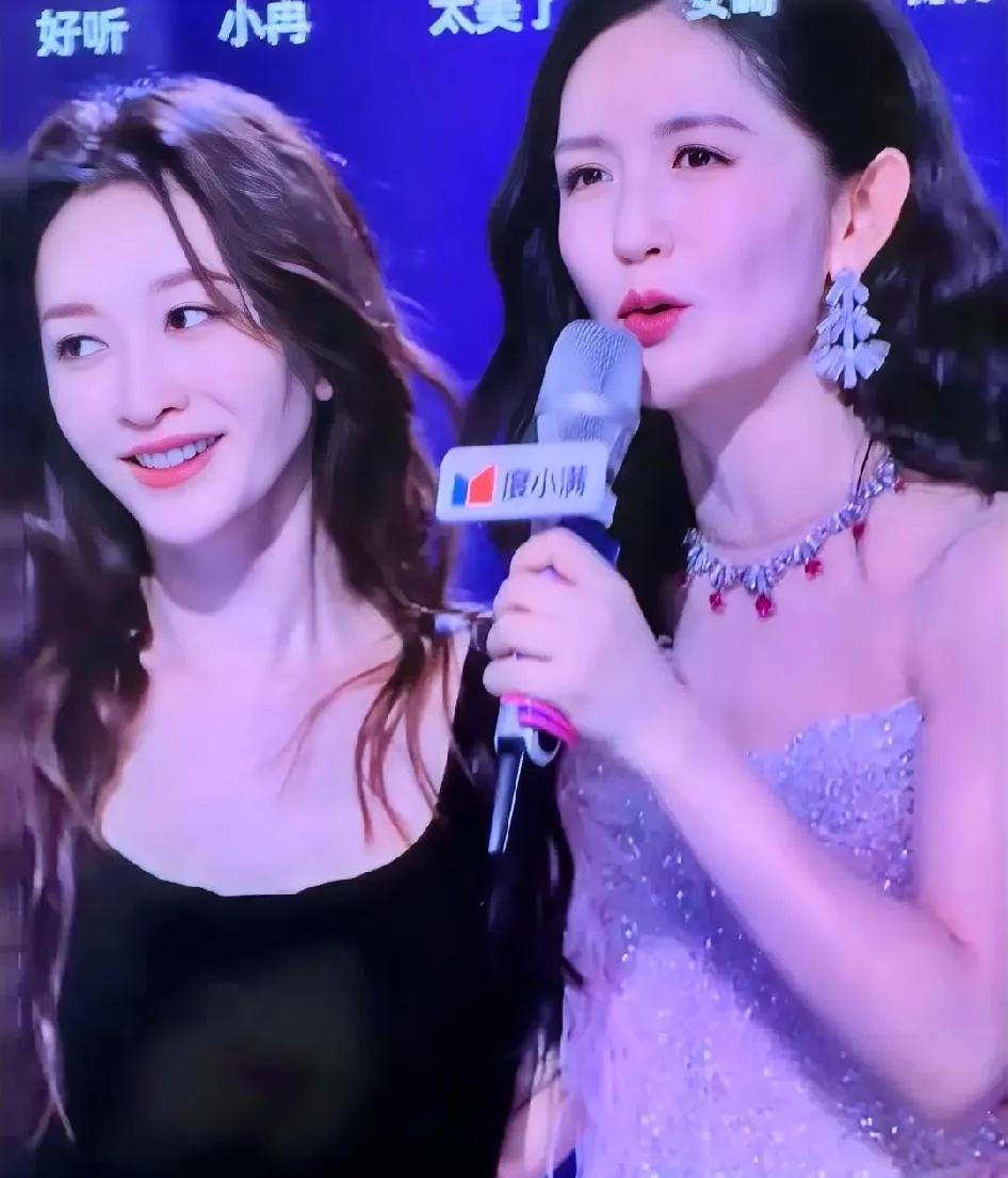 李小冉之所以人缘好，是因为她实在天生丽质又善良。谢娜北漂时，住李小冉家，她还贴