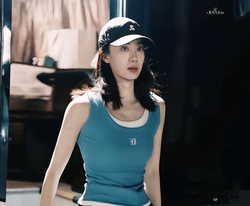 张小斐真的是一个狠人呐！7月9日，张小斐突然上热搜了！这次不是因为贾玲，而