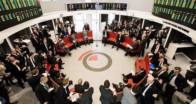 伦敦金属交易所暂停非美元计价金属期权交易。从2025年11月10日起，伦敦金