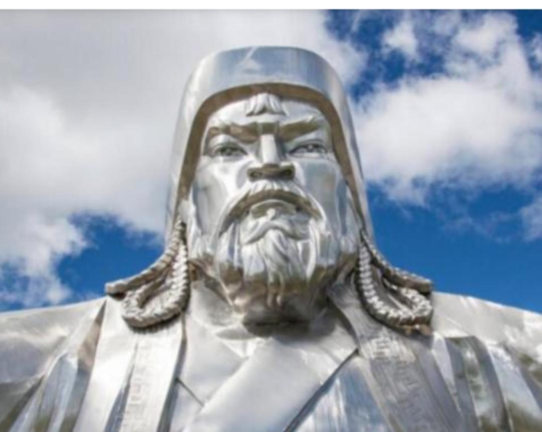在浩瀚的历史长河中，成吉思汗这个名字如雷贯耳，他不仅是蒙古帝国的缔造者，更是改变