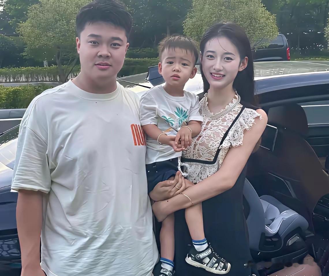 至今为止没有发现，长得漂亮的坏处。