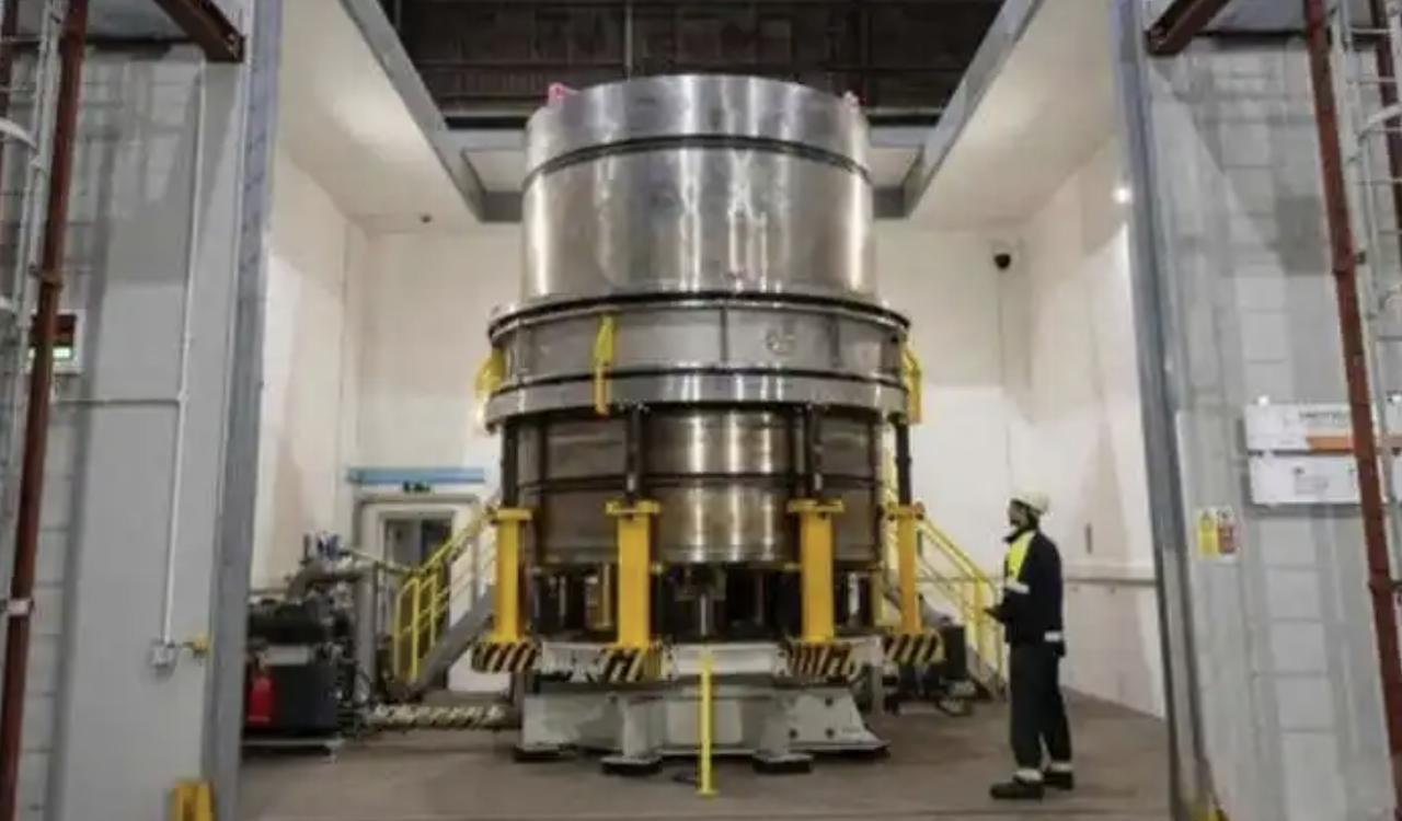 下一艘航母，还是常规动力，跟福建舰一样，是003型。可能会有一点点升级，但是