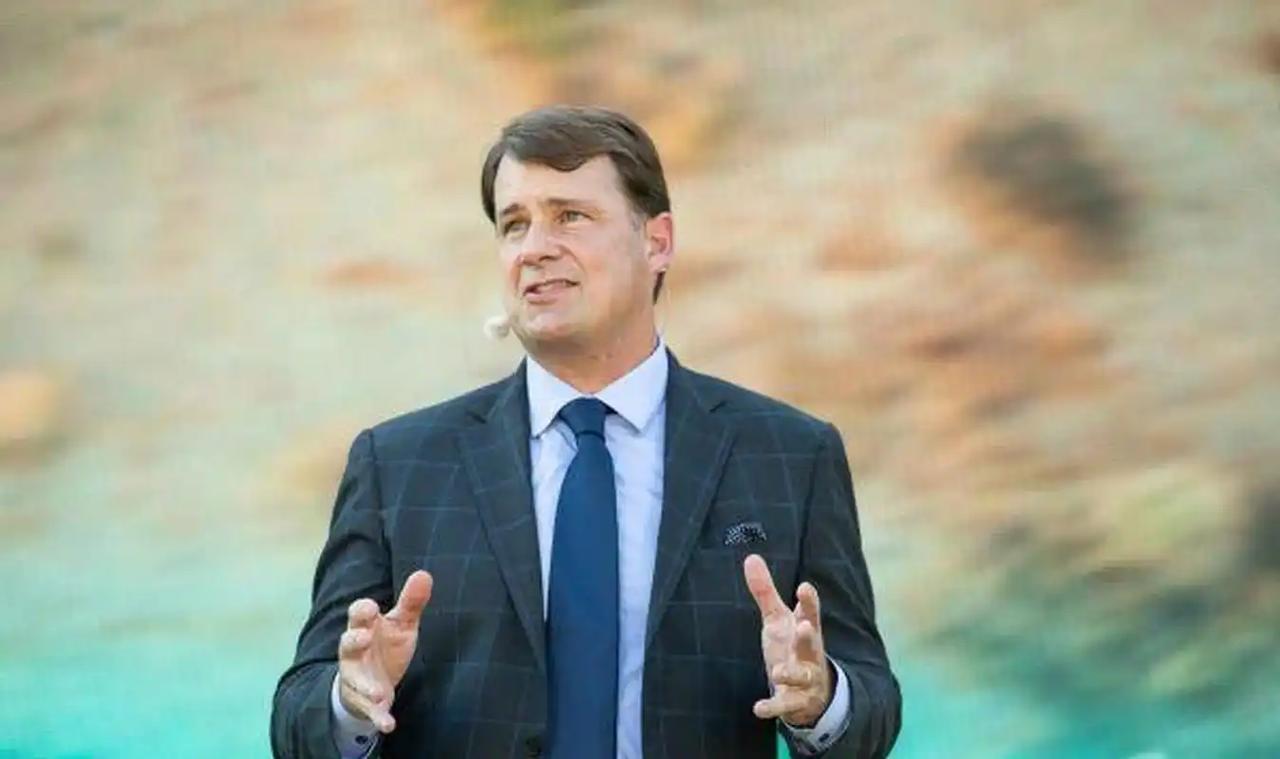 根据观察者网9月30日报道，美国福特汽车CEO吉姆·法利，在接受采访时谈到中国电