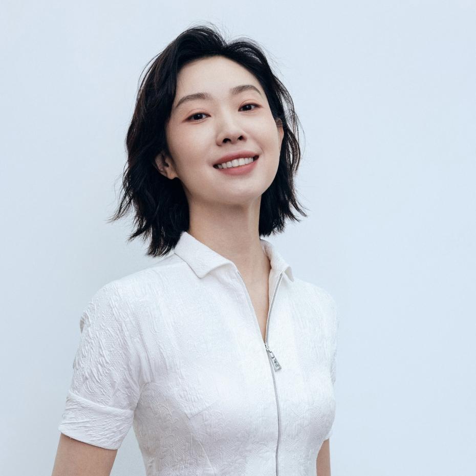 演员王佳佳说：“我是北京舞蹈学院附中加大学，十年，是真正在北京舞蹈学院长大的小孩