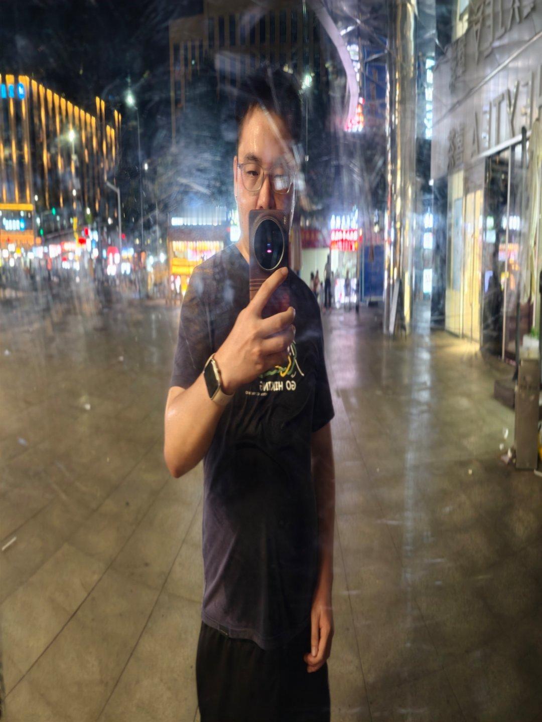 2025年第79次跑步，室外真是太热了。P是：这个亮面圆柱能让人看起