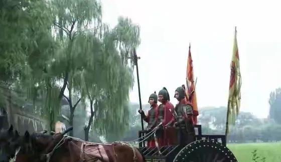 将军分肉忘了车夫，次日车夫驾车把他拉到敌营，从此诞生一个成语春秋时期，诸侯争霸