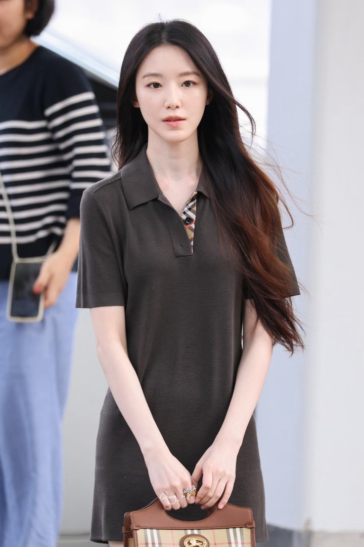 Burberry一定要狠狠缠上叶舒华