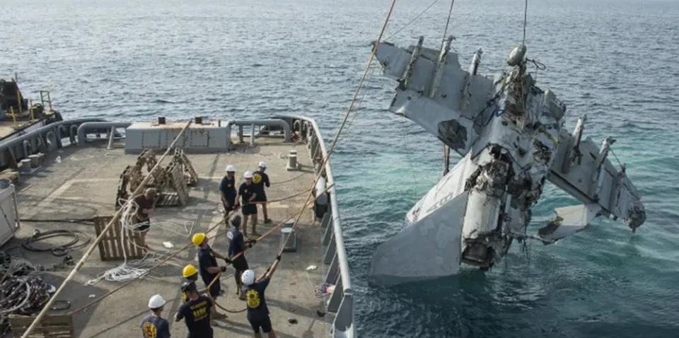 歼-20:“你已接近我领空，立即离开！否则将遭到拦截。”F-35:“你能做什么