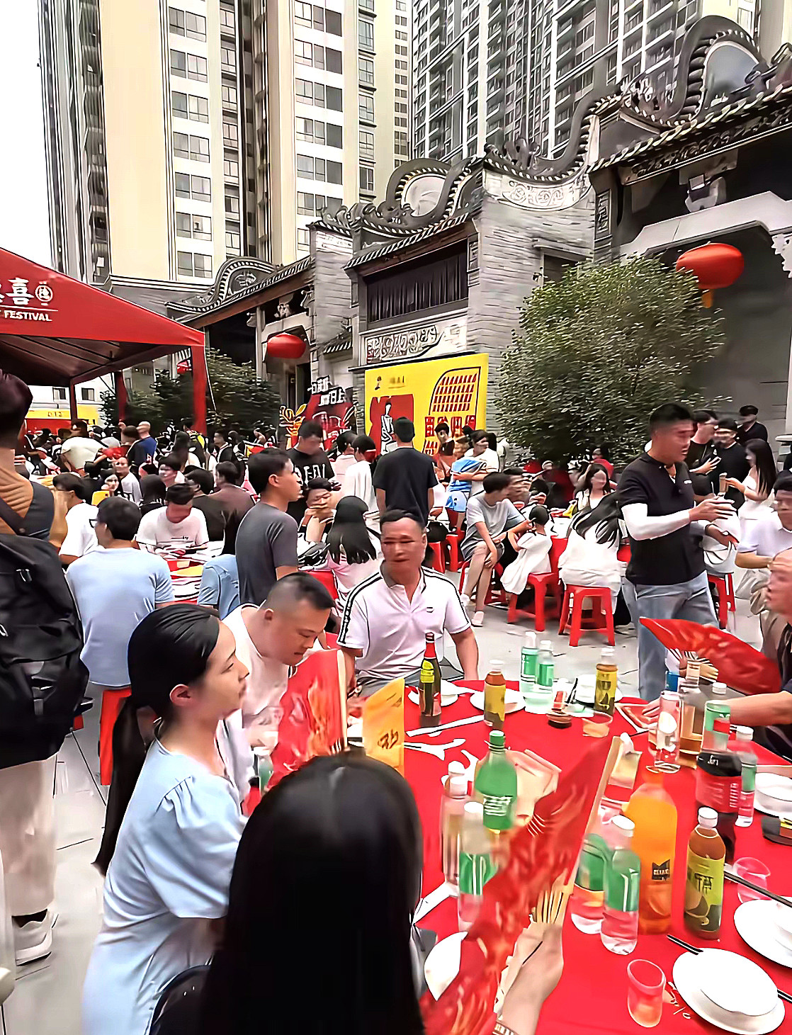 猎德村这波操作堪称“土豪式倔强”——龙舟翻了不怕，宴席照摆