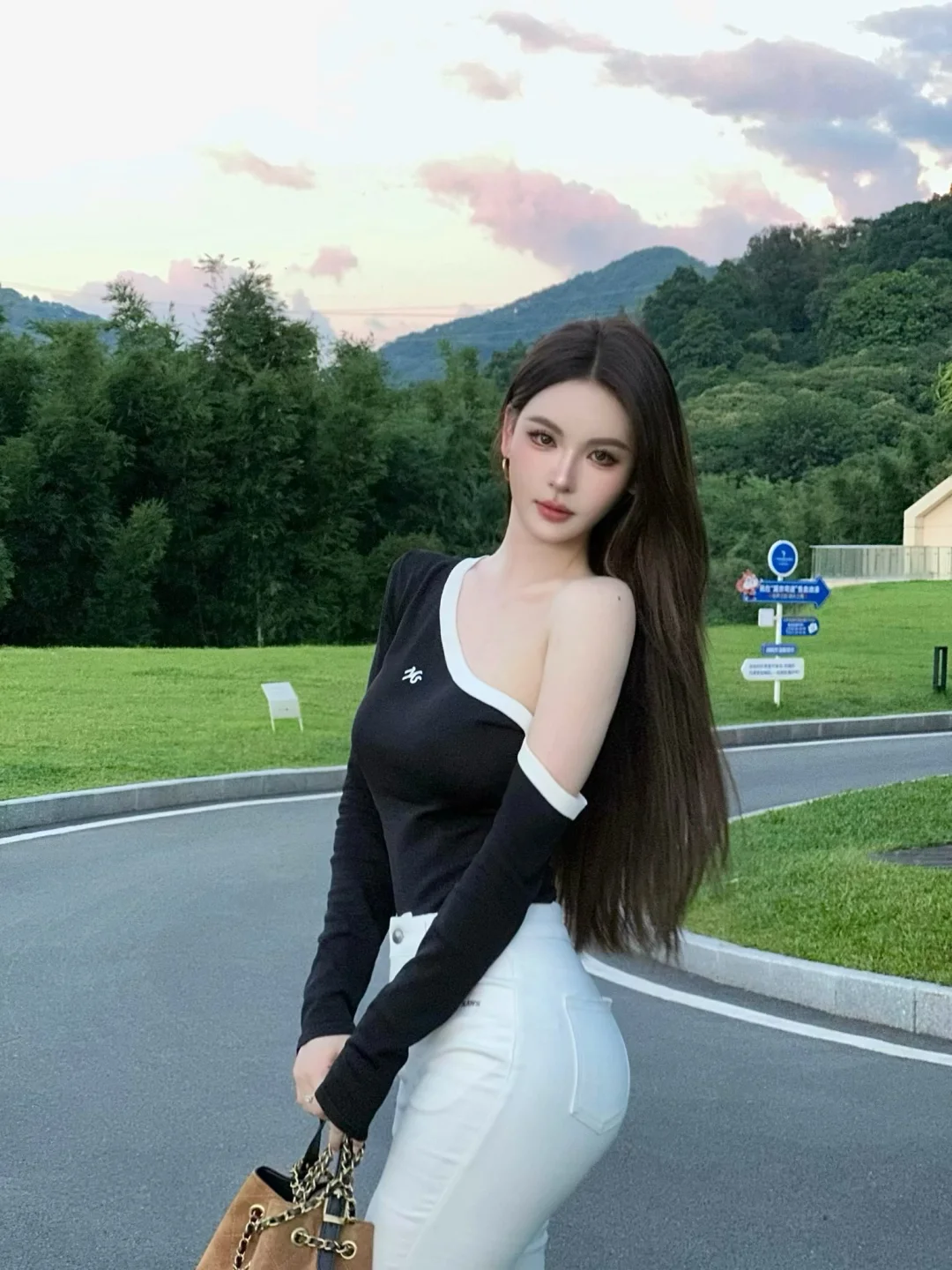 ❕