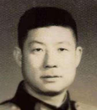 1965年，飞行员高长吉竟不顾伟人的禁令，直接击落越界挑衅的敌机，谁料，这竟让空