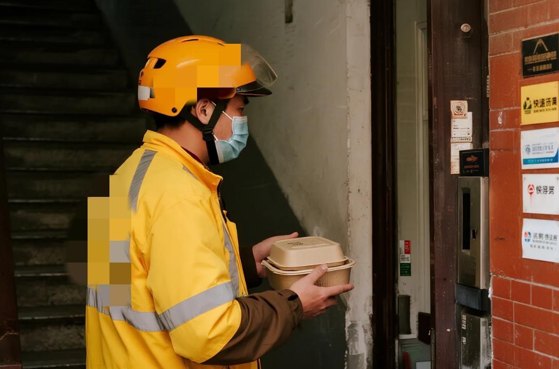 上海惊现“人力印钞机”，00后外卖小哥5年攒112万！网友：这哪是跑外卖，是在“