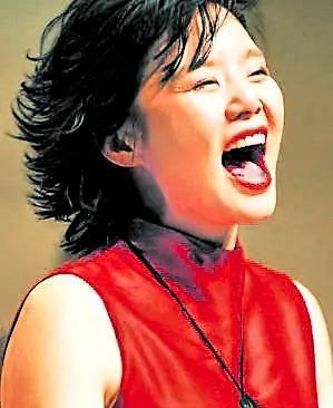 老公婚内出轨，老婆选择原谅，还给老公送100多件礼物，你说这是卑微还是深爱？