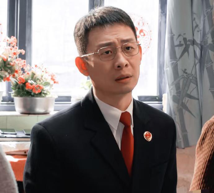 你可以说张译长得不帅，你可以说张译演技不行，但是吧，你绝对不可以说张译这人没