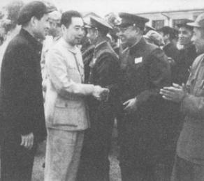 1945年延安，陈赓一句玩笑让周恩来勃然变色，何廷一尴尬离场：周副主席当场训斥“
