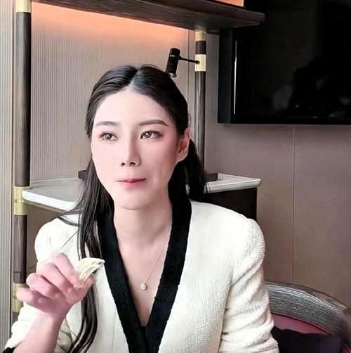 马筱梅直播说要回家吃饭啦，幸福都快从屏幕里溢出来了今天看马筱梅直播，她说晚上要