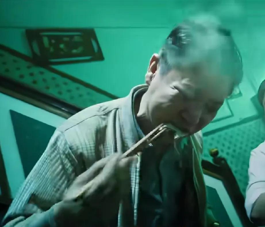 《扫毒风暴》卢少骅有仇必报，狠人中的狠人！卢少骅因欠昔日好友钱，曾被上门催债，