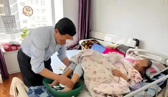 据7月18日报道，上海，男子伺候瘫痪母亲5年，母亲去世后，按协议他一人继承母亲的