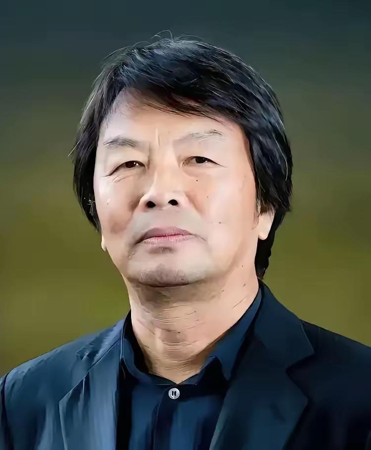 刘震云说：“提拔的，都是溜须拍马的；表扬的，都是指鹿为马的；重用的，都是害群之马