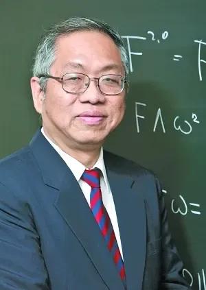 王铎：大数学家丘成桐对于“韦神”这类人才的评价我刚刚看完世界大数学家丘成桐的