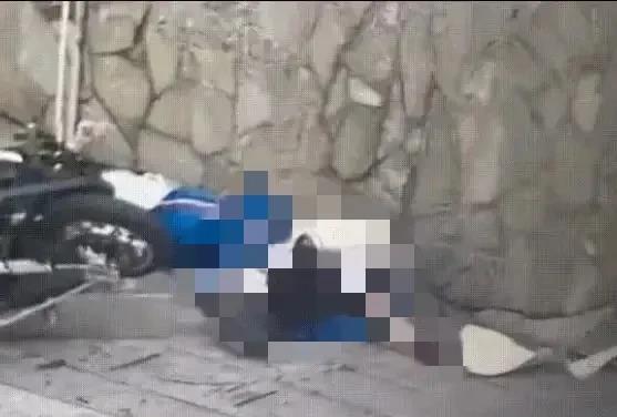 “鬼火少年”超速行驶撞墙，一名当场死亡，一名抢救无效死亡湖南这两名初中生