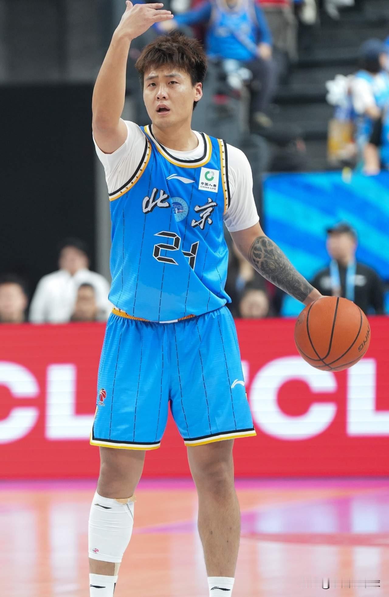 周琦缺阵陈盈俊8中1！赵睿挺身而出23+6助球队喜迎六连胜北京队本赛季一路高