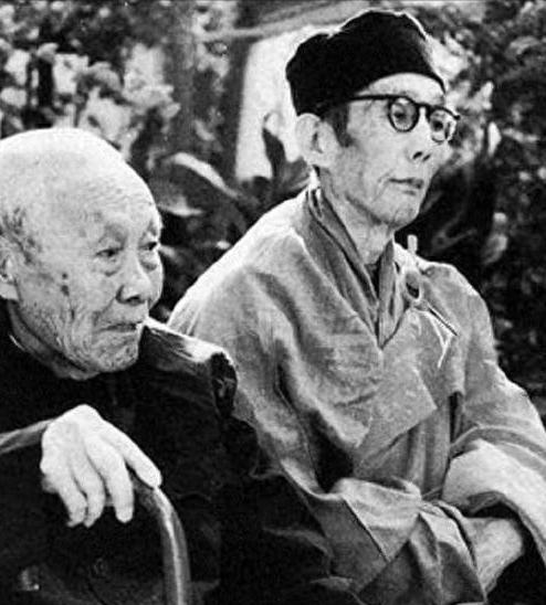 "奴才对不住小主，实在是身体不舒服！"时年十七岁的太监孙耀庭，闻听到婉容伺候沐浴
