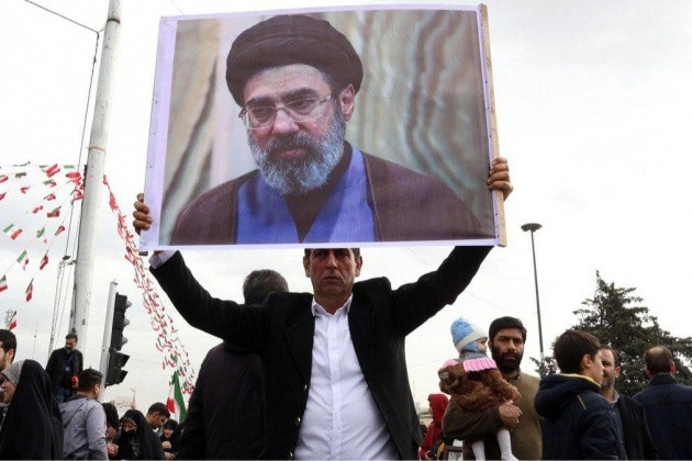 伊朗新领袖秘密疏散莫斯科：盟友俄罗斯挺身而出，美伊对峙升级