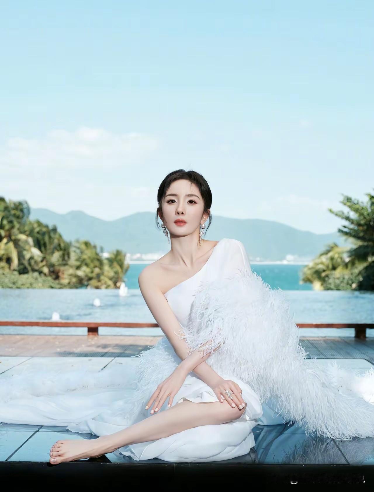 杨幂的颜值身材，简直就是绝了绝了