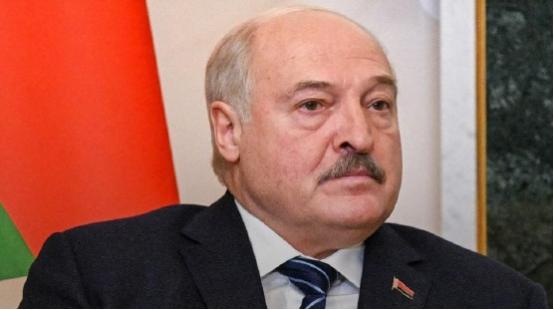 见面就送自动步枪，这次白俄罗斯总统卢卡申科去朝鲜，送的礼物直接打破常规，一句话更