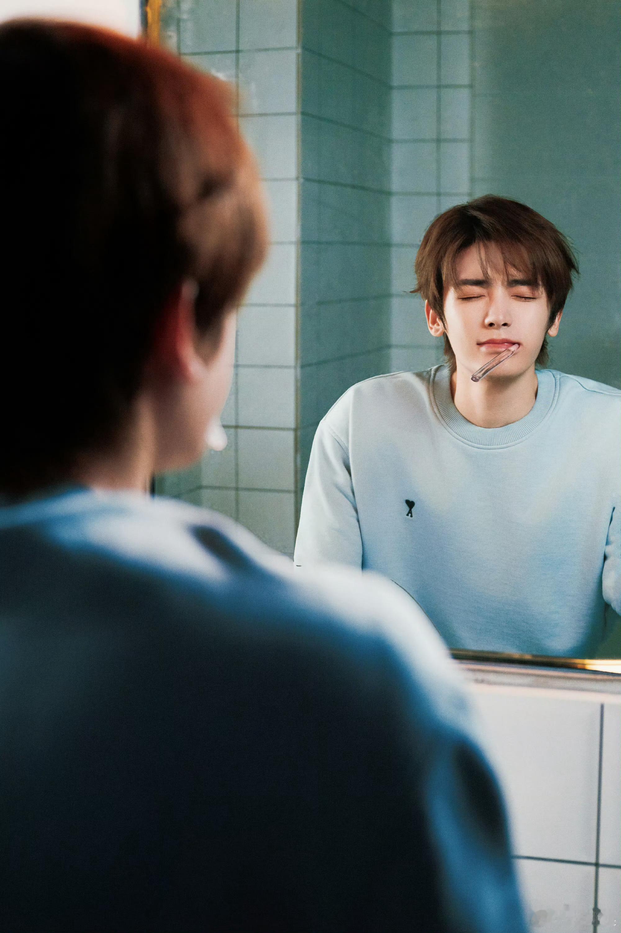 侯明昊侯明昊妥妥的内娱劳模！硬核号召力🈶在《玉茗茶骨》中尽显锋芒，全年无休扎