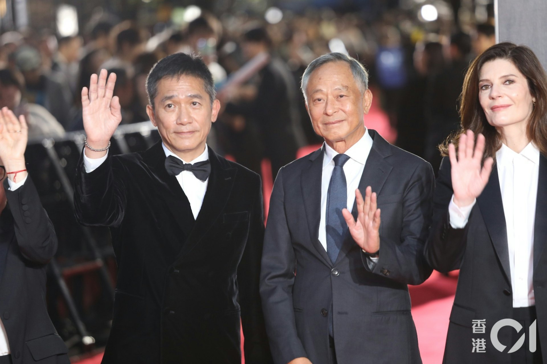 早前有消息称杜琪峰将与梁朝伟合作，远赴日本拍摄一部黑帮题材电影。杜琪峰今日却突然