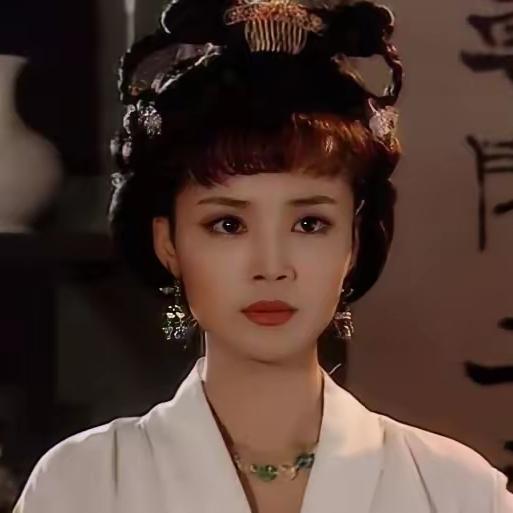 公元710年7月，李显叫上官婉儿来侍寝，俩人折腾完，上官婉儿靠在他的胸膛之上，轻