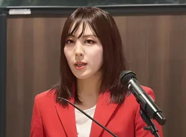 日本右翼发出“1亿日本人会跟中国拼命”式口号，胡锡进曾言：替我带句话给日本人。如