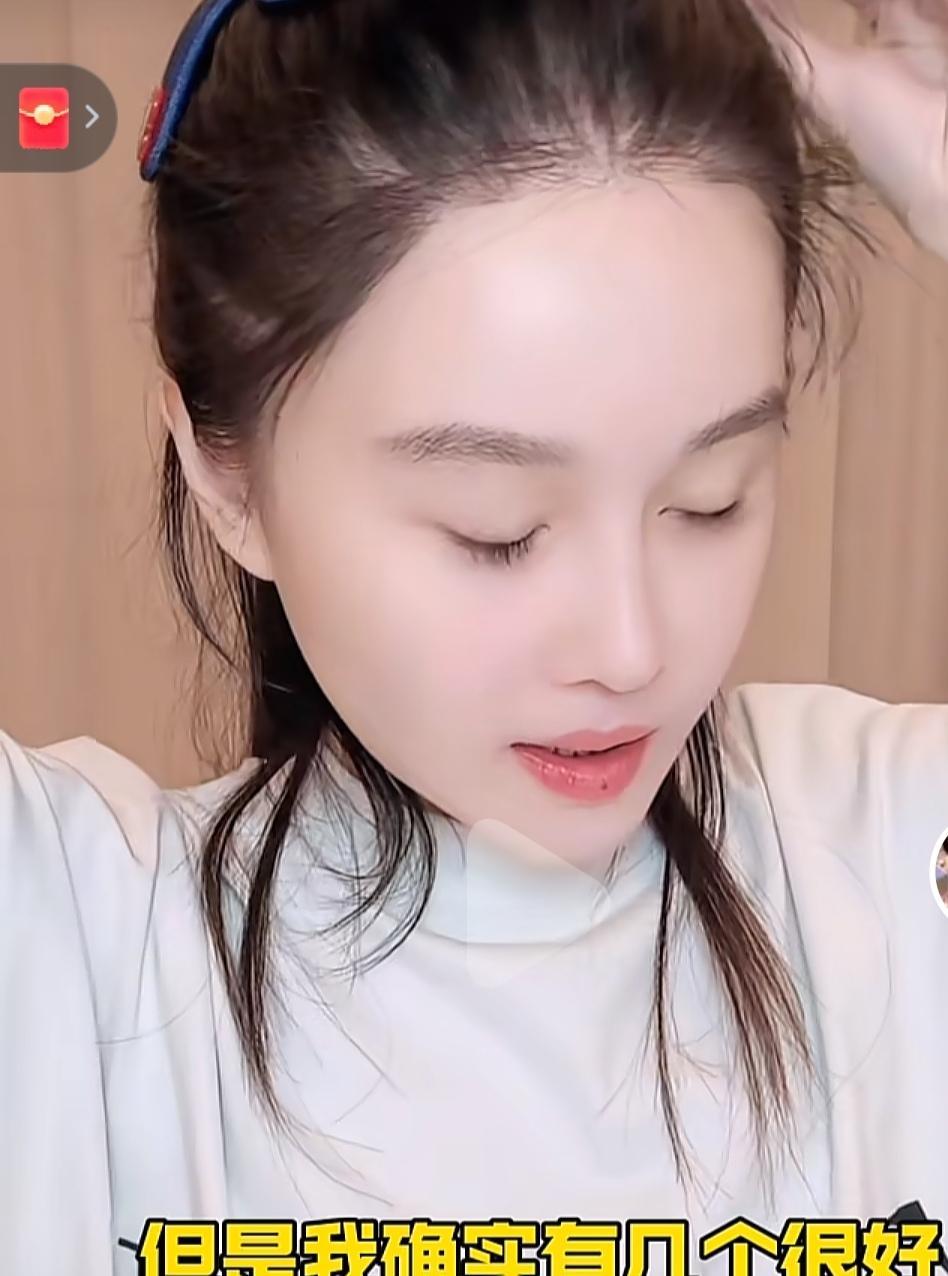 赵本山的女儿曾说，她原本有几个很好的朋友，后来不联系了，因为出去玩的时候每次都是