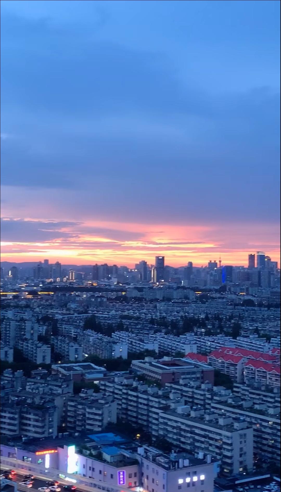 南京最热的时候就是三伏天，而中伏更是热中之热。2026年三伏天从7月15日开始，