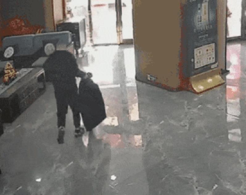 这回答也太绝了民警:“为什么只偷郎酒？”嫌疑人“……喝惯了。”民警:“不是郎酒