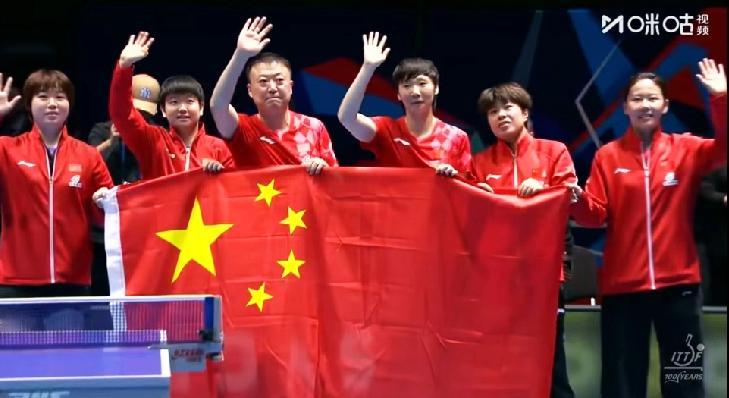 马琳哭了，王曼昱哭了，看台上的女队员们也哭了，接受采访的莎莎拼命忍着泪水，