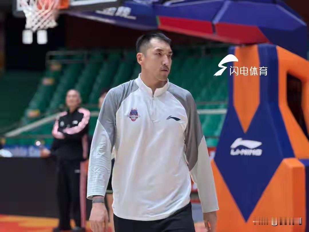 山东高速男篮季后赛首轮对阵辽宁，三句话：1.关键人物无疑是克里斯！期望约翰逊