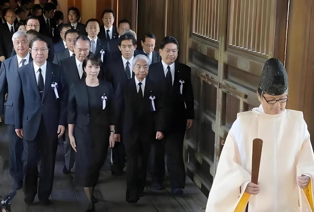 鉴于历史上日本对华造成的苦难，以及现实的反华排华恶性，个人建议可以考虑对日本单独