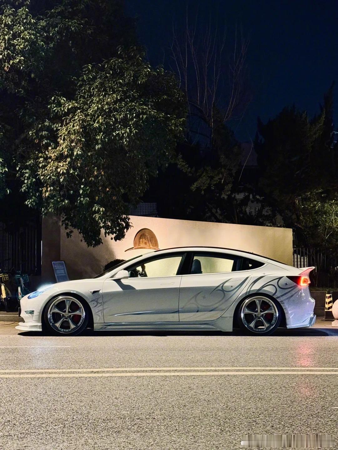 看出这是什么车了吗？我整个一个大震惊就是说