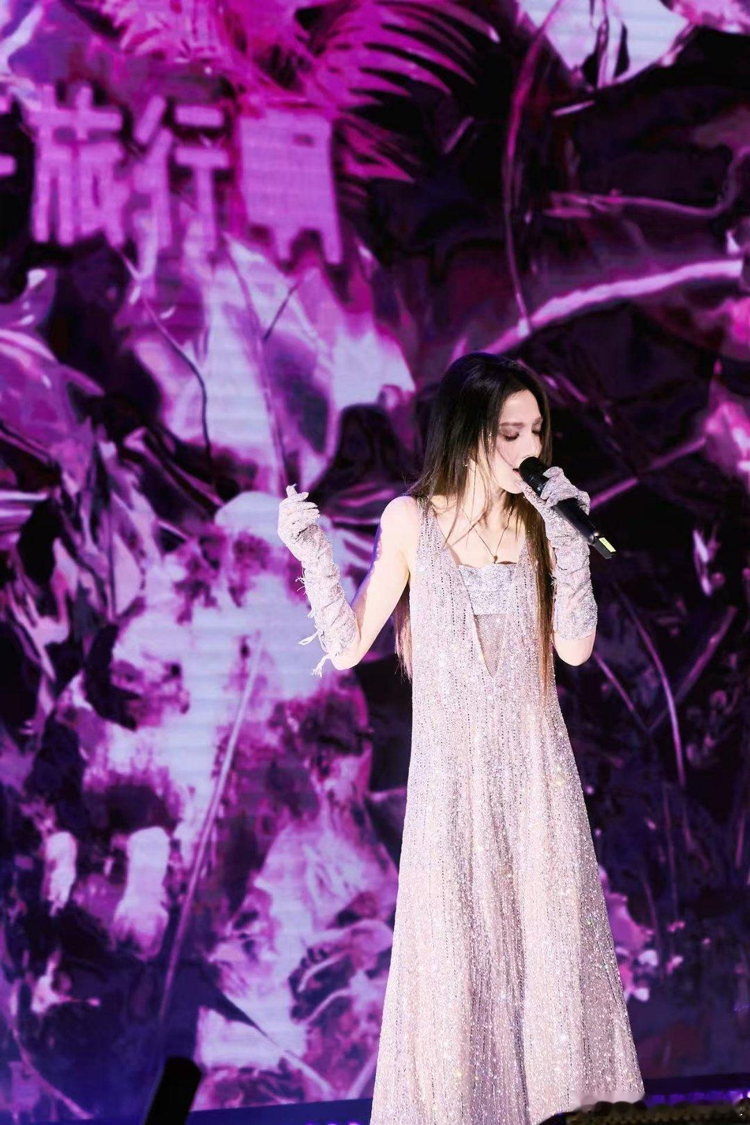 彭小苒我当时吃了几个梁静茹从俏皮自嘲到舞台高光，彭小苒用实力和真诚圈粉无数。