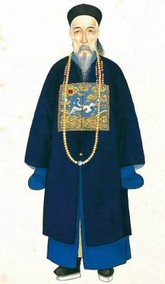 李鸿章的侄子李秋升，横行乡里，强抢霸占民女，地方官不敢管，求告无门，一次彭玉麟微